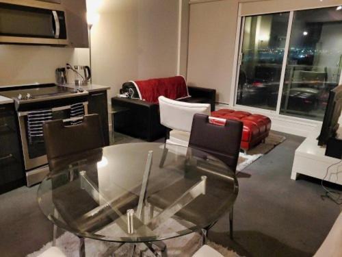 Furnished 1 Bedroom In East Village By Signature Suites Ltd YYC Exterior foto