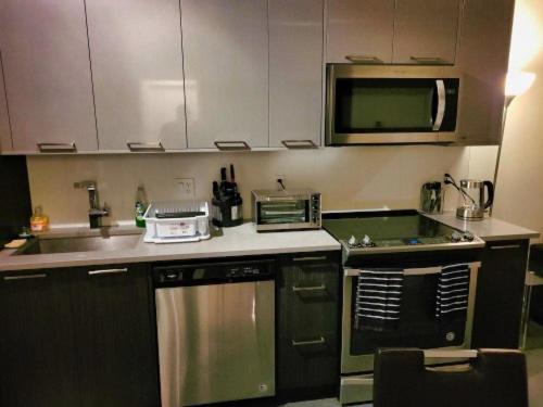 Furnished 1 Bedroom In East Village By Signature Suites Ltd YYC Exterior foto